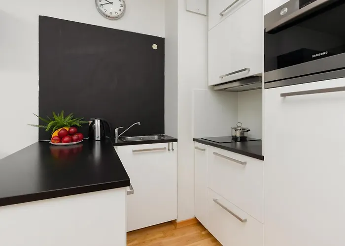 Bemowo Modern Dywizjonu 303 By Renters * وارسو