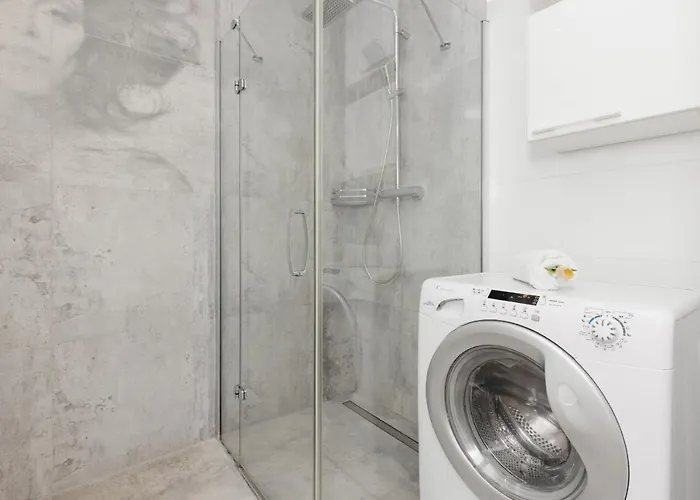 Bemowo Modern Dywizjonu 303 By Renters ורשה