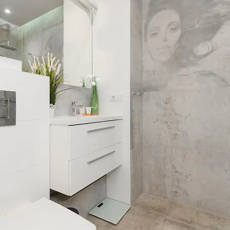 Appartement Bemowo Modern Dywizjonu 303 By Renters Warschau