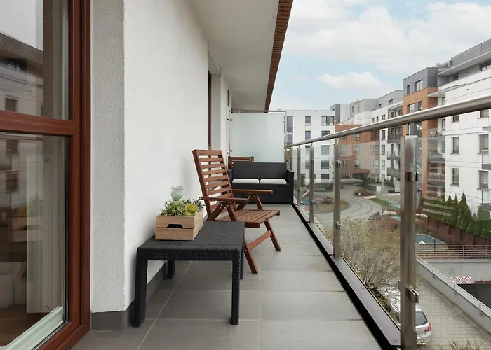 Bemowo Modern Dywizjonu 303 By Renters Varsóvia